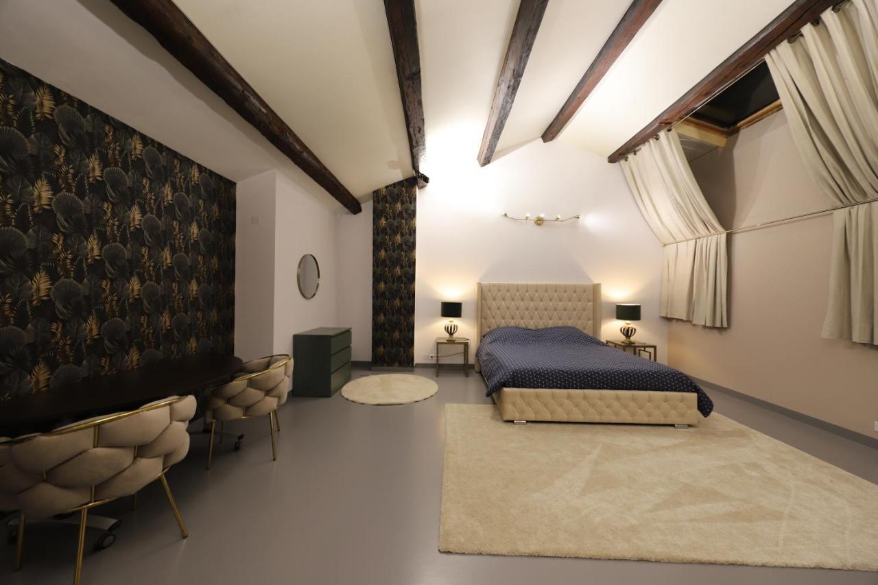 Loft 250M2 Avec Ecran Led Geant De 10M2 Marselha Exterior foto